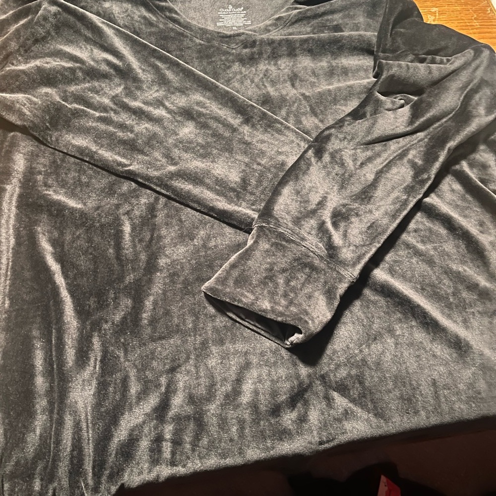 Cuddl Duds Black Velour Long Sleeve Top